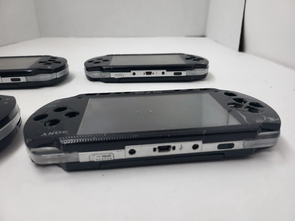 Lote de 4 consolas Sony PSP 1001 SOLO para piezas no funcionan rotas dañadas #Q11 Foto 4 de 4