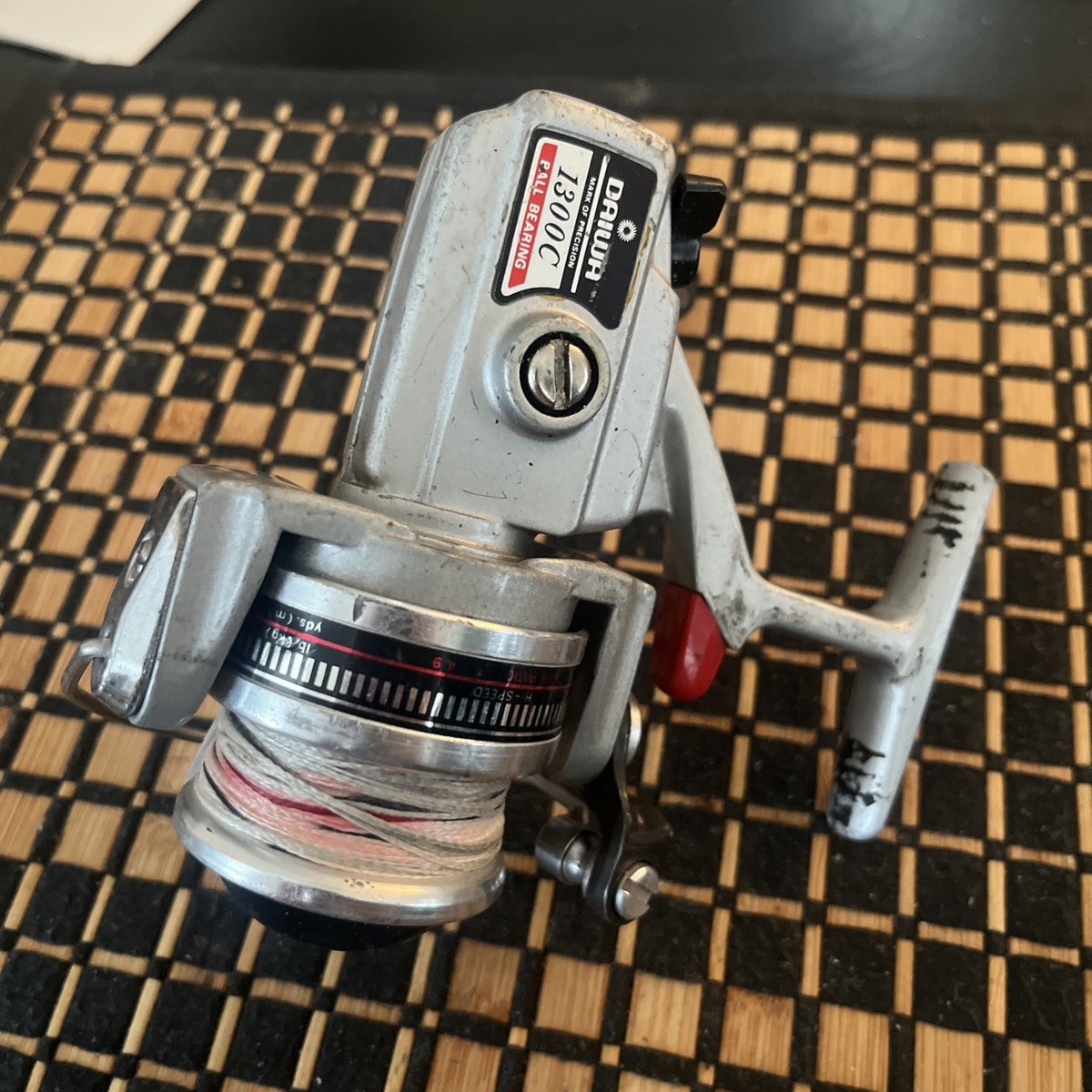 Moulinet De Pêche Vintage Daiwa 1300C - Fabriqué Au Japon - 4.9:1 - 8lb/200yds - Occasion
