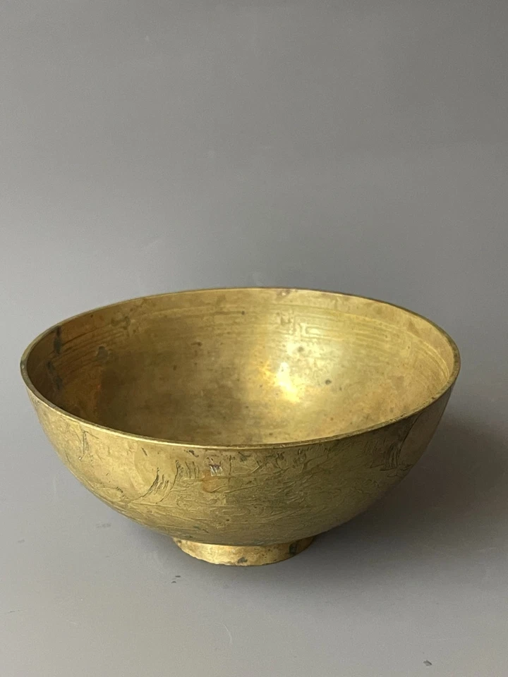 Cuenco ritual de latón chino de la dinastía Qing - doble dragón y 福 - uso en altar del siglo XIX Foto 2 de 4