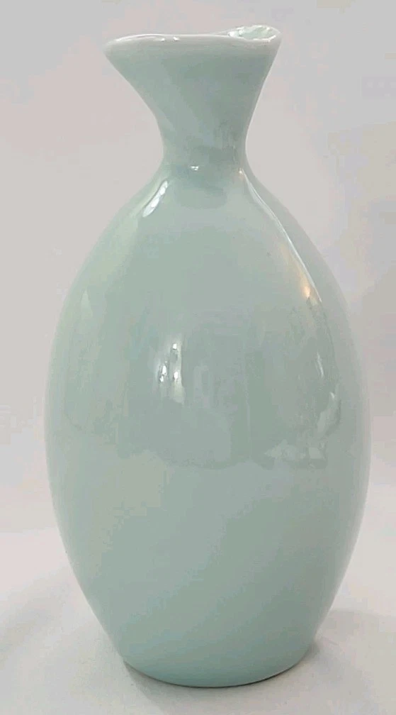 Vtg Celadon Green Pottery Bud Vase Lotus Flower Seed Pod Relief 6.75" Tall Read