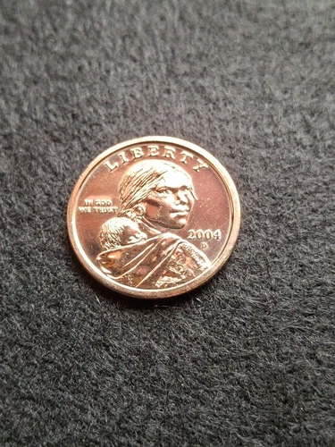 2004 D Sacagawea ~ Eagle in Flight $1 Golden One Dollar Coin FREE SHI Sac497