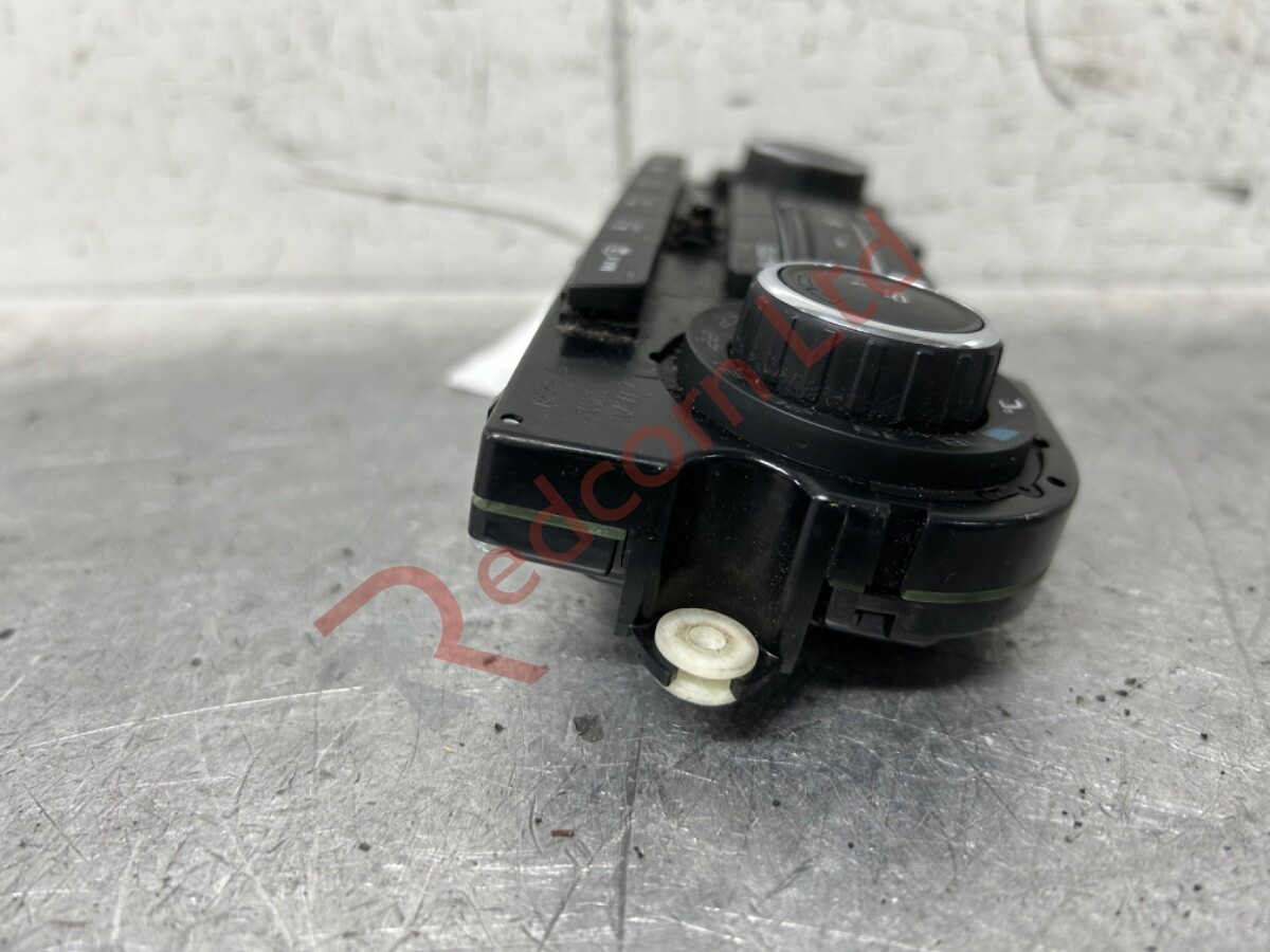 2009-2013 SKODA Octavia Digital Climate Control Panel 0.0 Version