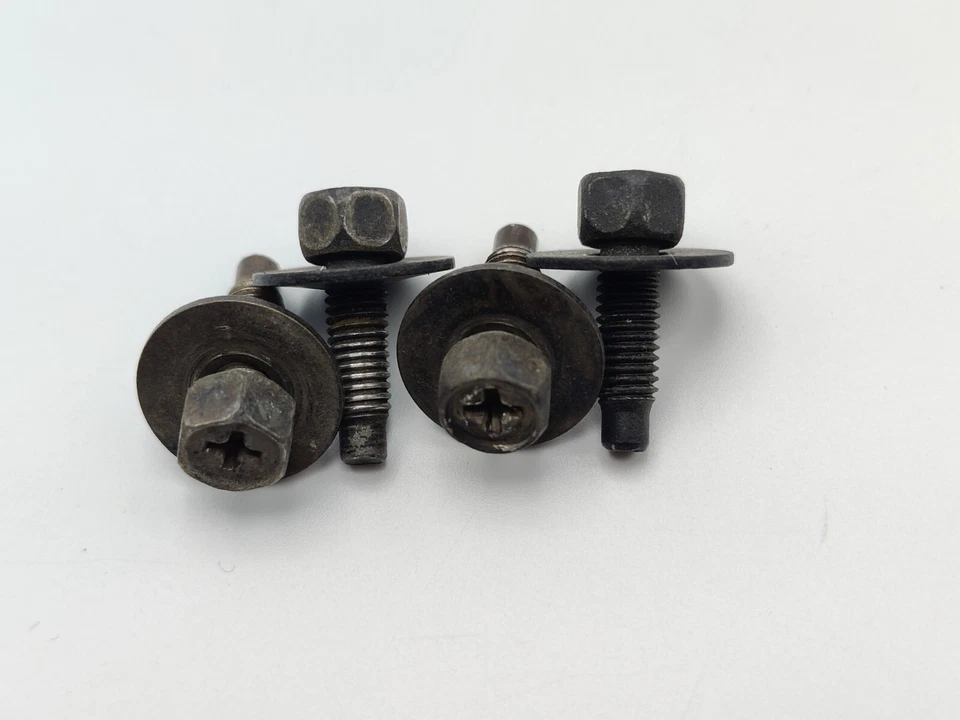 🔥Juego de tornillos de montaje de lámpara de freno de luz trasera OEM Honda & Acura 1997-2024 x4 Foto 3 de 4