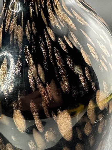 Art Glass Black & Gold Fleck Dust Glitter Vase 7.25” Tall Beautiful Vintage - 第 5/5 張圖片