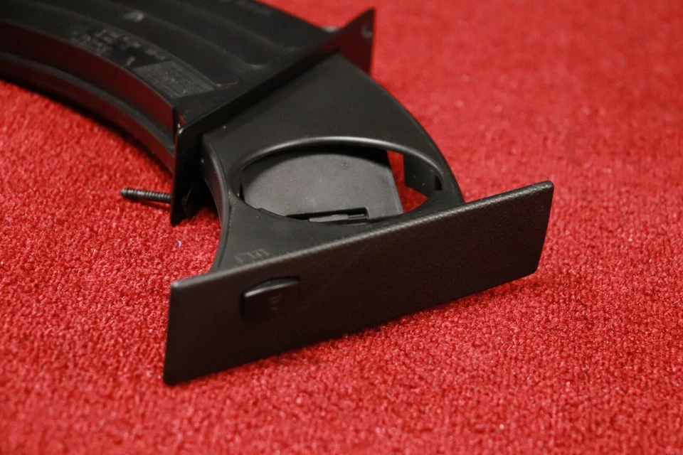 Portavasos delantero izquierdo del lado del conductor BMW E60 528 535 550 M5 7034132 FABRICANTE DE EQUIPOS ORIGINALES Foto 3 de 4