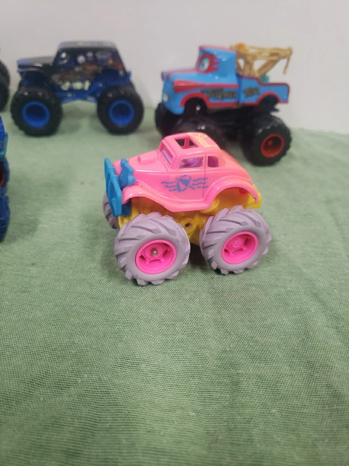 Lote de juguetes Monster Truck de colección 4x4 corredor nocturno tormentor excavadora de tumbas playa CL1 Foto 4 de 4