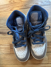 Jordan Air Jordan 1 Mid Unisex Kids Blue/Gray/White Leather Sneaker 5.5Y