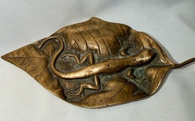 Antique Vintage Bronze Verdigris Sculptured Salamander Lizard Dish Tray Decor