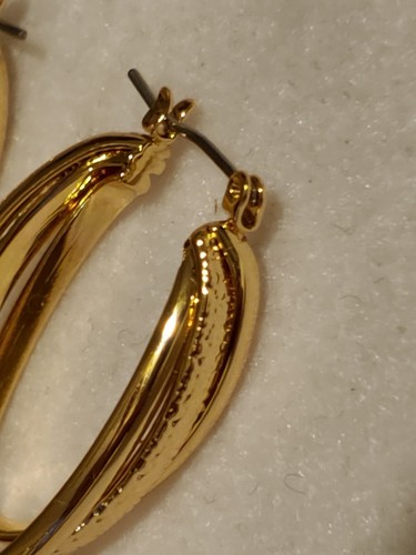 Vtg -New- Hoop Pierced Earrings- Goldtone- 1 1/4 in Drop - Par Textured & Smooth - Picture 8 of 10