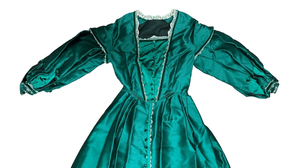 Vestido estilo victoriano vintage verde satinado look encaje mangas alfil cintura 26