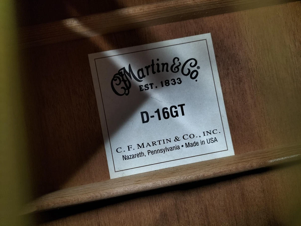 Martin D-16GT Akustikgitarre Sitka Fichte Mahagoni Dreadnought mit OHSC