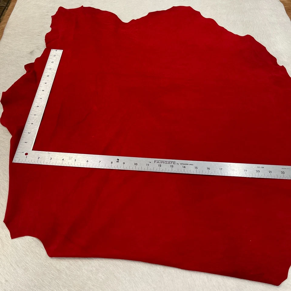 Gamuza de piel de cordero roja Avetco 5-6 pies cuadrados grado medio prenda suave calidad piel de cordero Foto 2 de 4