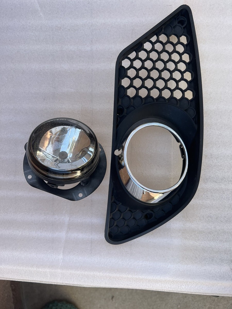 08-11 MERCEDES BENZ C-CLASS RIGHT FOG LIGHT OEM 162887-01