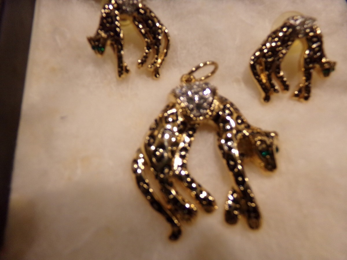 Vintage Jackie Collins Gold Tone Panther Jaguar Pendant Earrings