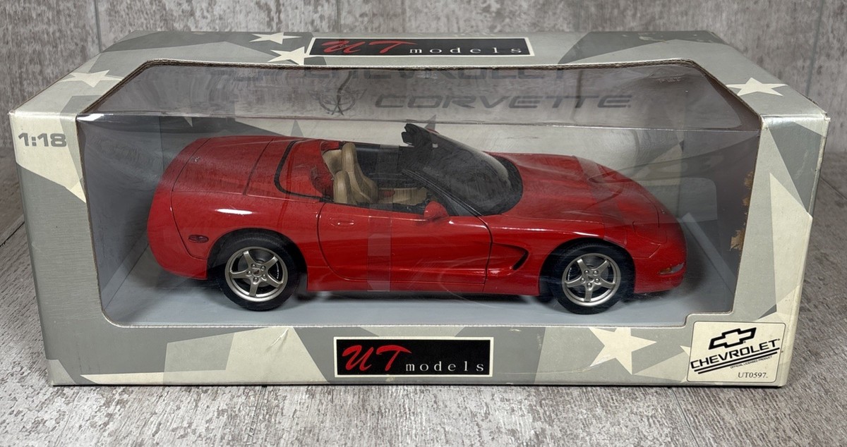 ミニカー UT CHEVROLET CORVETTE 1/18 1/18 UT Models 1998 Chevrolet Corvette Convertible Diecast Car w