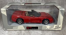 1/18 UT Models 1998 Chevrolet Corvette Convertible Diecast Car w/ Box Red