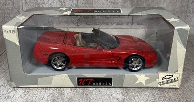 ミニカー UT CHEVROLET CORVETTE 1998 1/18 1/18 UT Models 1998 Chevrolet Corvette Convertible Diecast Car w