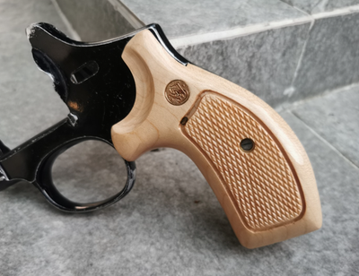 TARGET BANANA WOOD GRIPS FOR S&W K, L FRAME ROUND BUTT 686