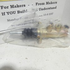 JennDa Case-IH 580K 580L 580SL 580M 580SM Brake Master Cylinder - SLIGHT Damage