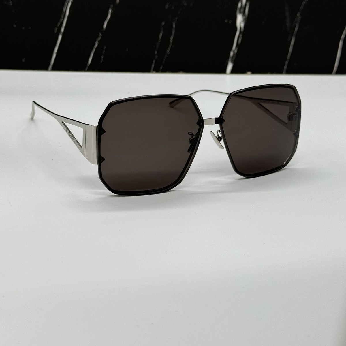 NEW BV1085SA 001 BOTTEGA VENETA SILVER BLACK WOMEN BOTTEGA  display picture 1