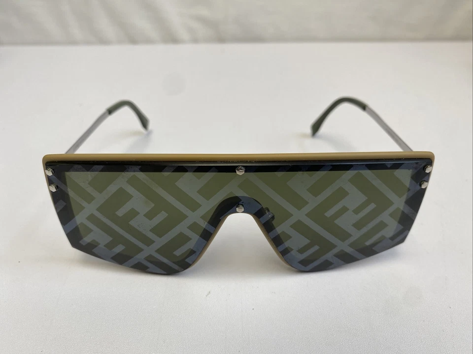 Óculos de sol FENDI grande Signature Shield FF M0076/G/S 10ARX 145
