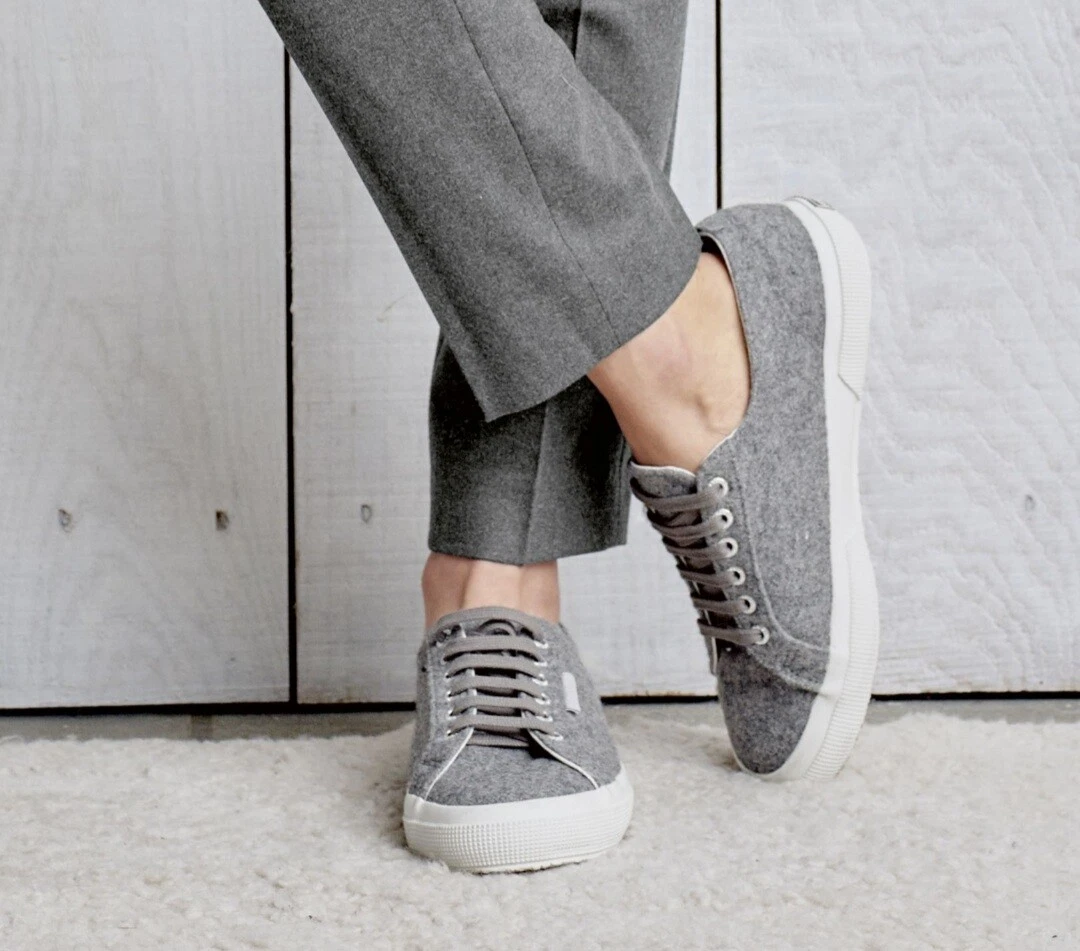 Superga gris oscuro sales