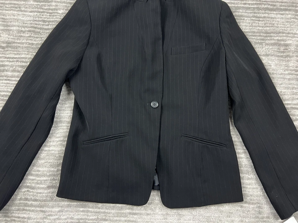 Blazer Jones Wear para mujer 10 rayas negras con un botón delantero Foto 3 de 4