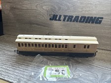 Hornby R1122-3857  brake coach 3857 in LNER teak - OO Gauge. Unboxed.