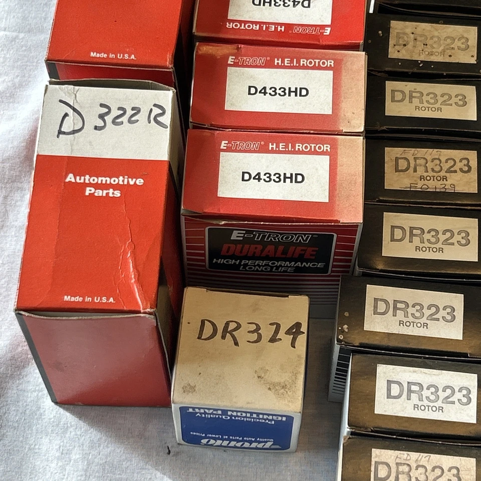 Лот из 73 новых из старых запасов винтажных колпаков и роторов для восстановления распределителя зажигания двигателя - Изображение 3 из 4