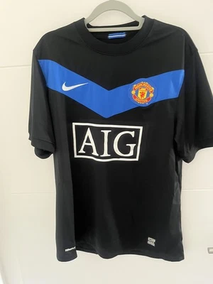 Manchester United (Away Kit) - Photo 1/4