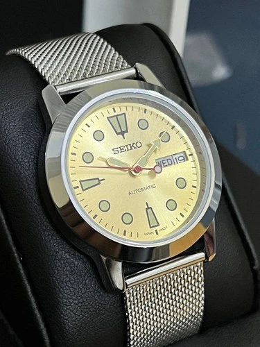 Vintage Refurbished Seiko 5 Automatic Day/Date Japan Men's Wrist Watch 37MM