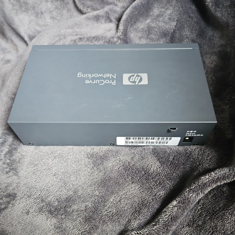 HP J9449A HP ProCurve 1810G-8 Gigabit Switch with No Plug or Fixings - Image 3 of 4