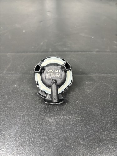 2018- 2023 VOLKSWAGEN ATLAS FRONT LEFT  SENSOR OEM 3Q0959354A - Picture 1 of 3