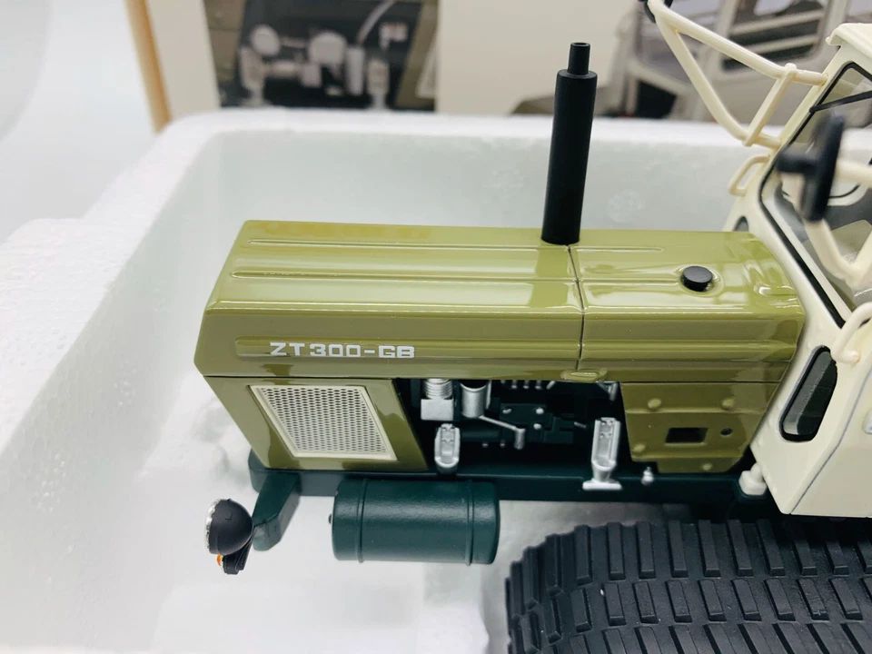 Schuco Fortschritt ZT 300-GT Tractor 1/32 Scale Resin Limited Model New in BOx - Image 3 of 4