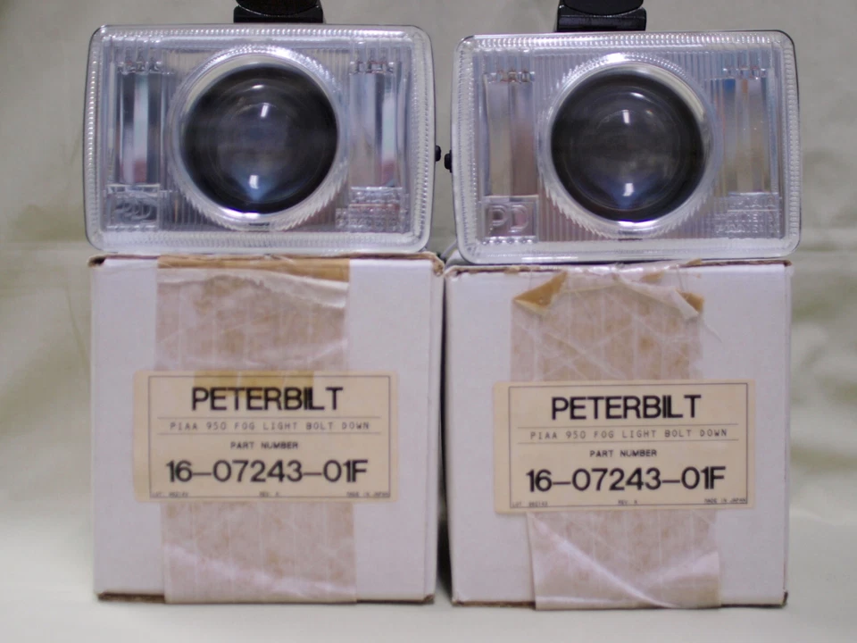 Kit de lámpara antiniebla proyector transparente PIAA "Peterbilt" 950 - Nuevo de Lote Antiguo Foto 2 de 4