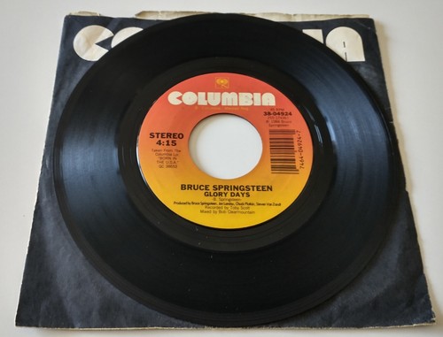 BRUCE SPRINGSTEEN - GLORY DAYS/ STAND ON IT VINYL 45. PLAYS EXCELLENT.USA ISSUE. - Picture 2 of 5