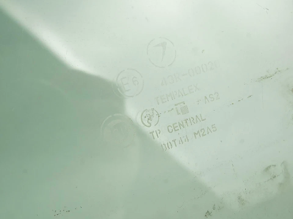 2003 - 2008 Subaru Forester Glass Window Door Driver Side Left Lh Front Oem - Image 4 of 4