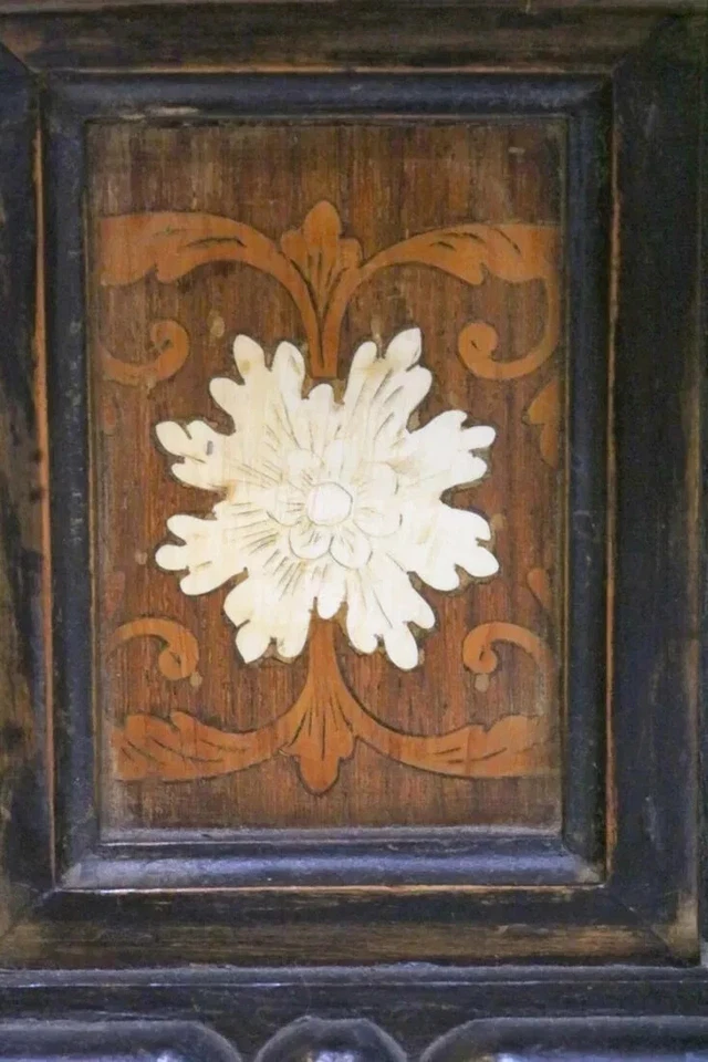 Excelente asiento de salón grande antiguo italiano renacentista de nogal. Foto 3 de 4