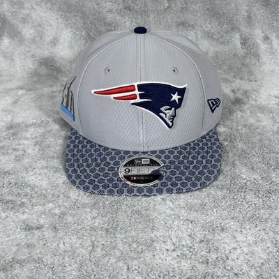 New Era 9FIFTY New England Patriots 2017 On-Field Sideline Snapback Hat - Silver