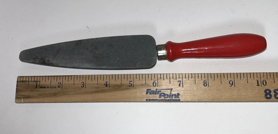 Piedra húmeda afiladora de carborundo vintage con mango de madera roja Foto 4 de 4