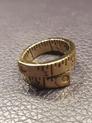   Damen Ring Measure Ruler Twisted Ring Universelle Größe (17,5 mm Ø) NEU!