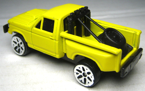 MAISTO ADVENTURE FORCE GMC YELLOW 1:64 DIECAST 3" PICKUP TRUCK W/ SPARE TIRE - Picture 3 of 6