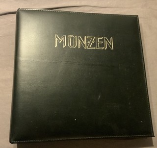 Leeres Münzalbum mit 12 Hüllen für verschiedene Münzgrößen (3)