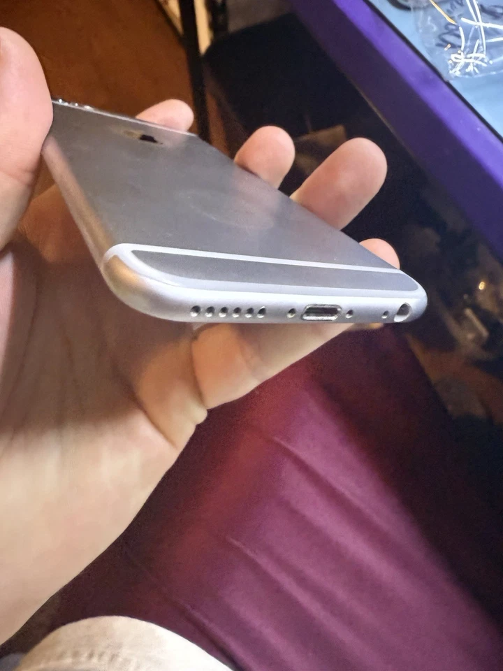 iPhone 6 Logic Board Motherboard FOR PARTS USE ONLY READ PLEASE FMI OFF - Image 4 of 4