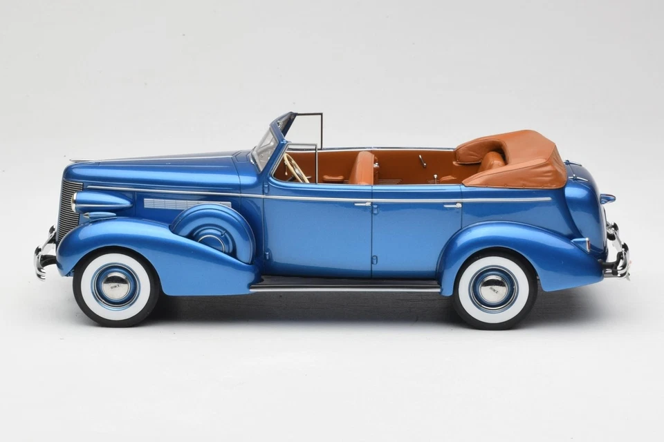 BOS372 Buick Roadmaster 80-C Four Door Phaeton Blue Metallic BoS Models 1:18 - Immagine 3 di 4