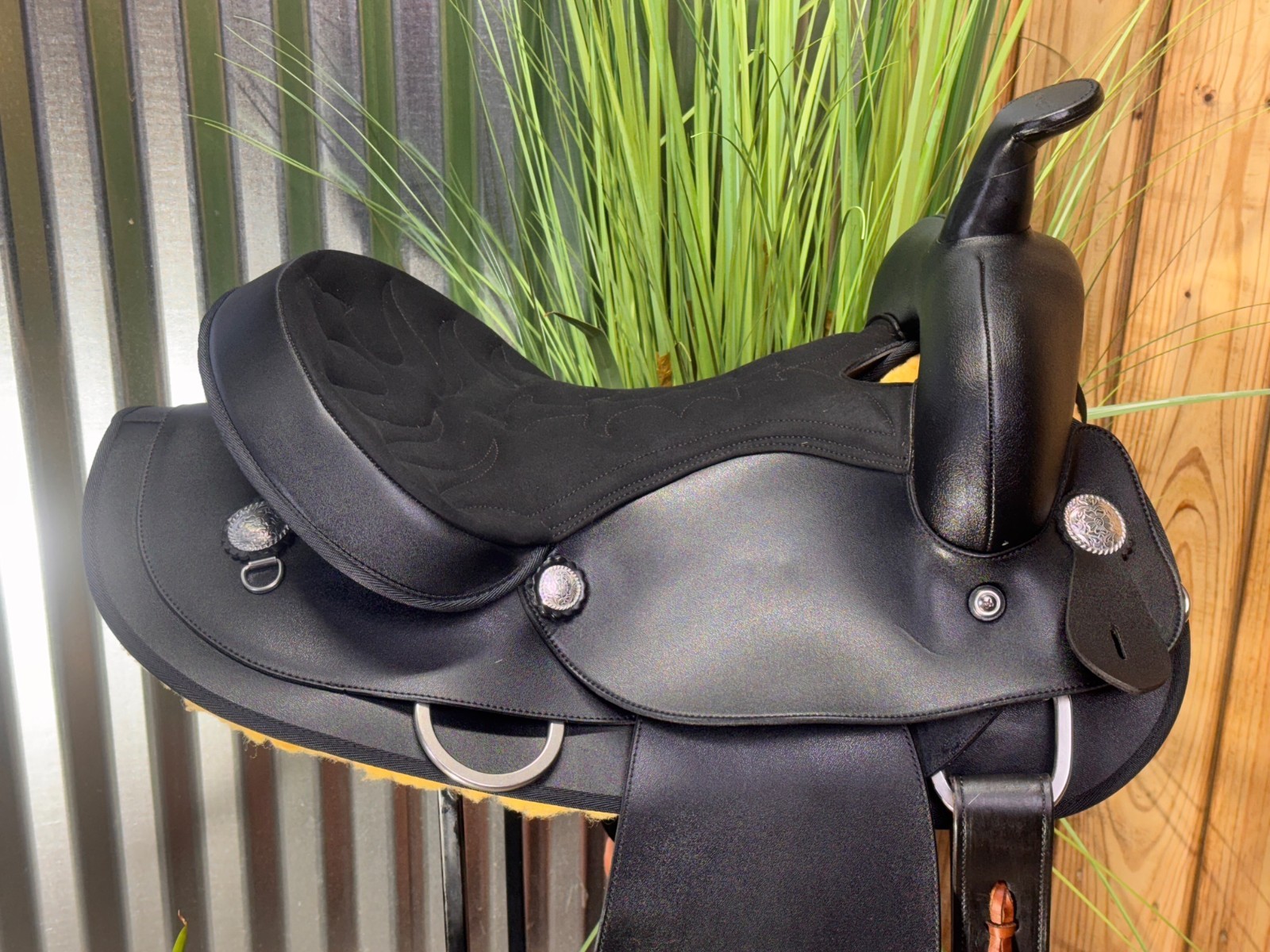 🌵15"  WINTEC Light Weight ROUND SKIRT Western Saddle ~ Black ~ Demo Model 🌵