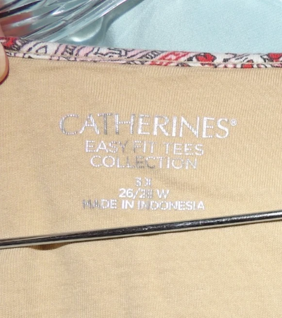 Catherine's Red Paisley Scoop Neck Keyhole 1/2 Sleeve Knit Tee Women Size 3X - Image 3 of 4