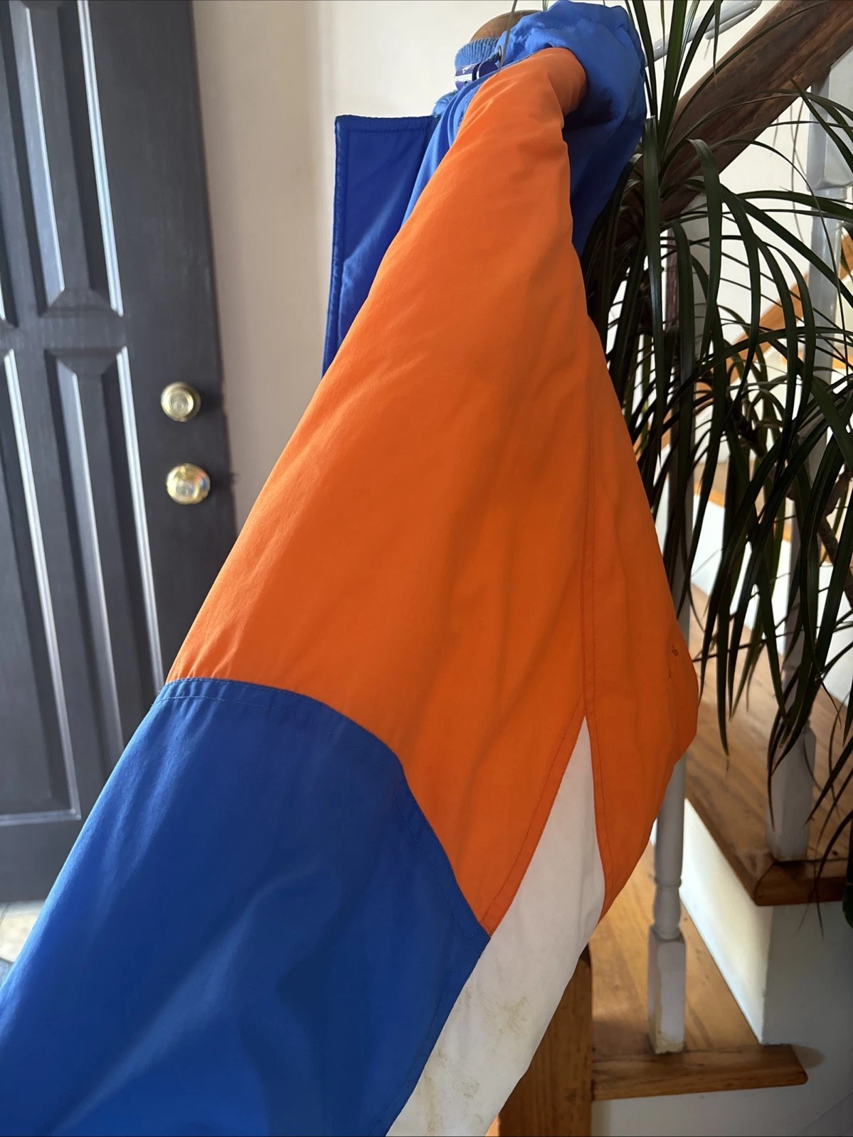 Vintage 90s Apex One MBA New York Knicks Puffer Full Zip Hoodie Jacket XL - product detail image 2