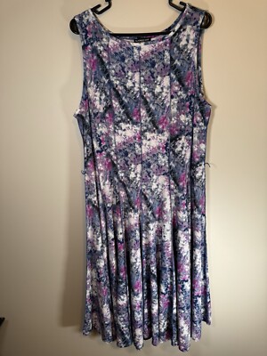 Blooming Rose Floral Print Scoop Neck Dress Sz. M** *MAKE OFFERS*