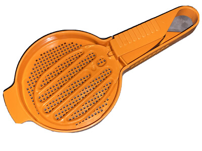 Vintage Tupperware 1689 Orange Sift-It Hand Held Sifter ~ NICE!
